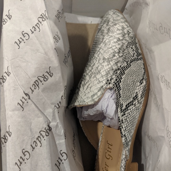 LAST PAIR!! Snakeskin Mules 🐍 - Picture 2 of 2